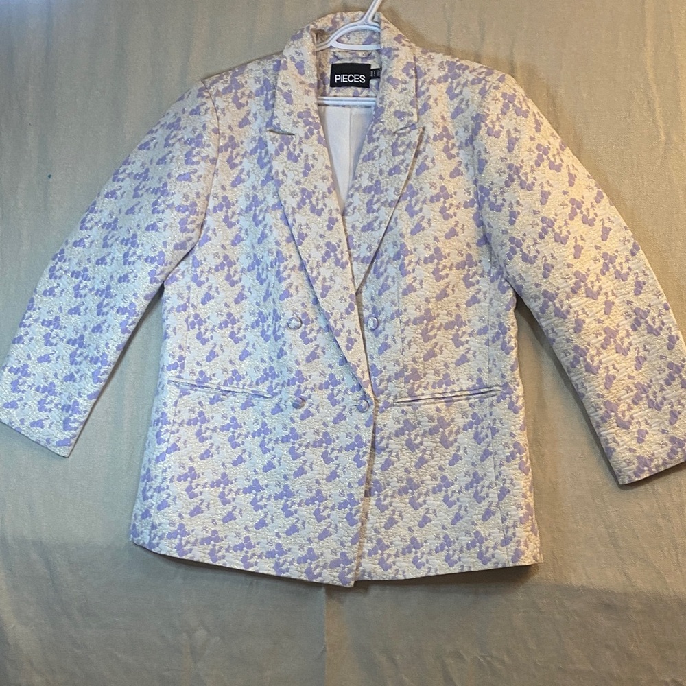 Pieces Women's Elegant Blazer in Cream and Purple